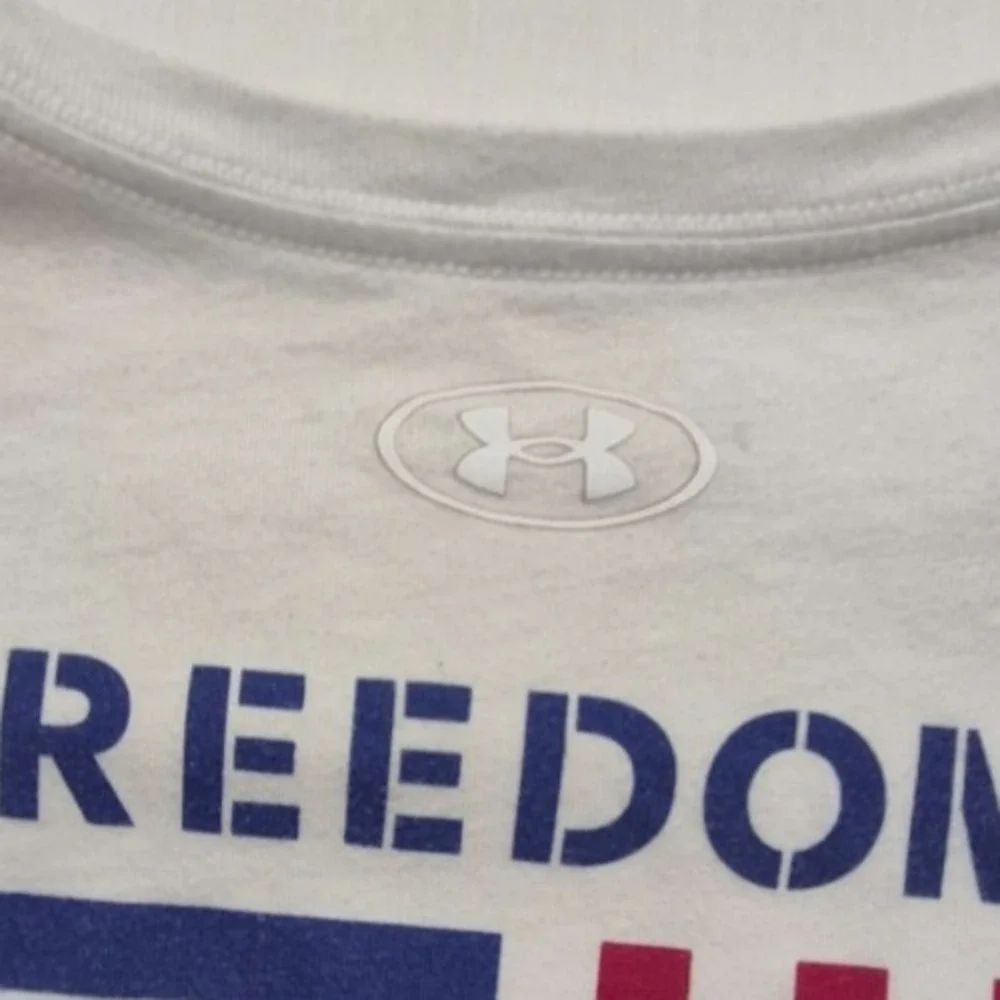 Under Armor men's white loose‎ fit American Flag graphic t-shirt two sided sz. M